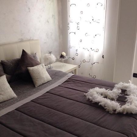 B&B Oro Puro Fondi Phòng bức ảnh